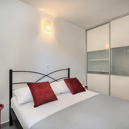 Azur - Comfort, Beachfront, Pool