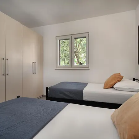 Azur - Comfort, Beachfront, Pool