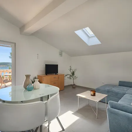 Azur - Comfort, Beachfront, Pool