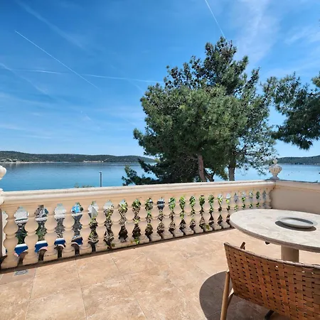 Willa Azur - Comfort, Beachfront, Pool