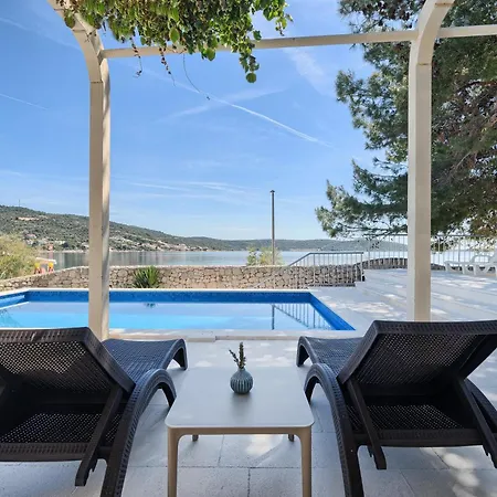 Azur - Comfort, Beachfront, Pool Willa *
